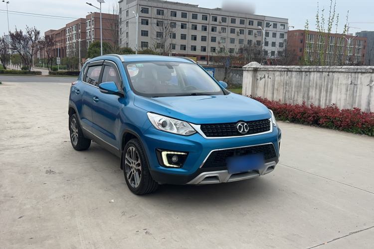 Used BAIC Senova X35 2016 1.5L Automatic Prestige Edition Exterior 4