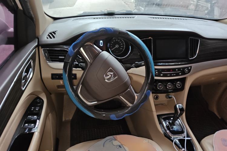 Used Baojun 730 2016 1.8L iAMT Comfort Version 7 Seats Steering Wheel