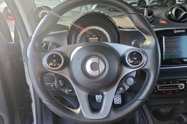 Used smart fortwo 2018 0.9T 66 kW Hardtop Sharp Edition China V