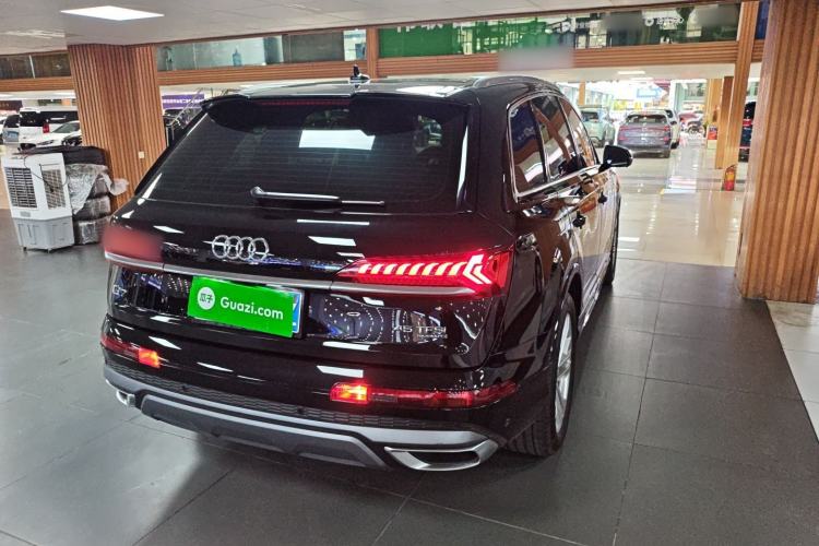 Used Audi Q7 2023 45 TFSI quattro S line Sport model