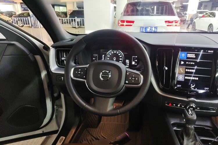 Used Volvo XC60 2021 T5 4x4 Smart Luxury Edition
