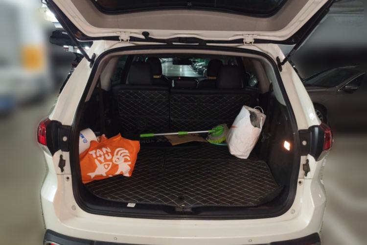 Used Toyota Highlander 2018 2.0T Four-Wheel Drive Luxury Edition 7 Seats China V Emission Standard
