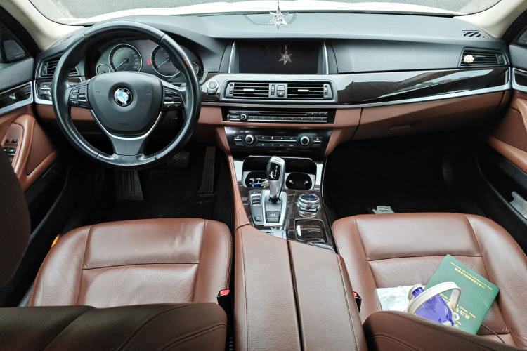 Used BMW 5 Series 2014 528Li Leading Model
