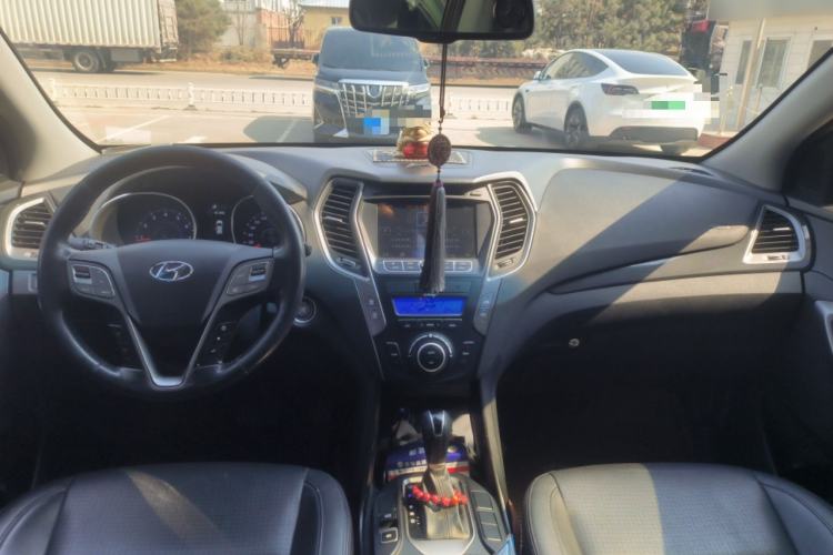 Used Hyundai Santa Fe 2013 2.4L Automatic Two-Wheel Drive Smart Version