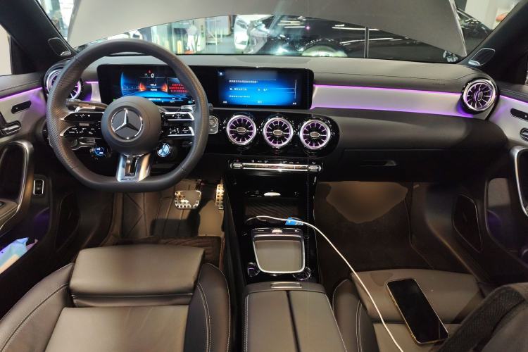 Used Mercedes-Benz CLA AMG 2024 AMG CLA 35 4MATIC Center Console