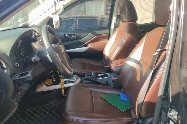 Used Nissan Navara 2017 2.5L Automatic 4x4 Luxury Edition QR25 Left Front Seat