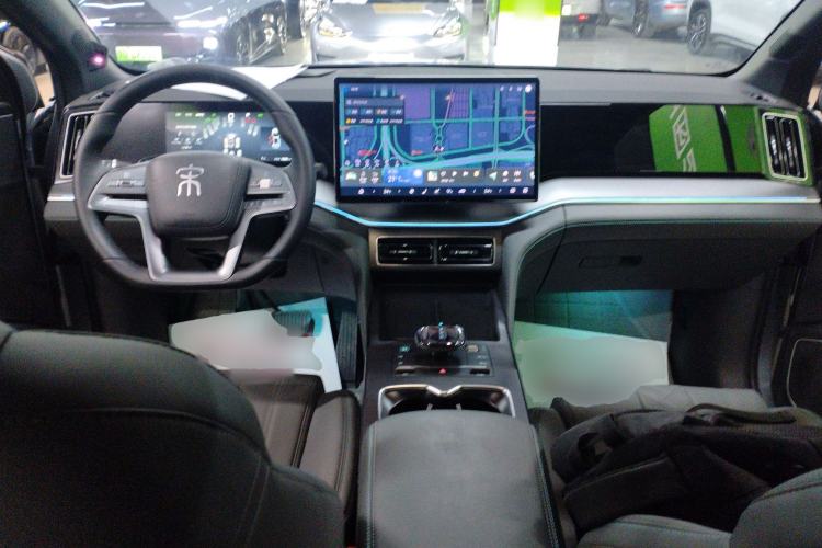 Used BYD Song L DM-i 2025 Intelligent Driving Version 160 km Beyond-Range Type Center Console