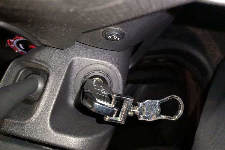 Used SAIC MAXUS T60 2019 2.4L Gasoline Manual Two-Wheel-Drive High-Ride Pioneer Edition Standard Cab