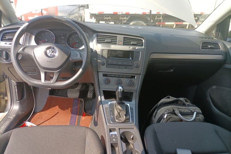 Used Volkswagen Golf 2016 1.6L Automatic Fashion Model