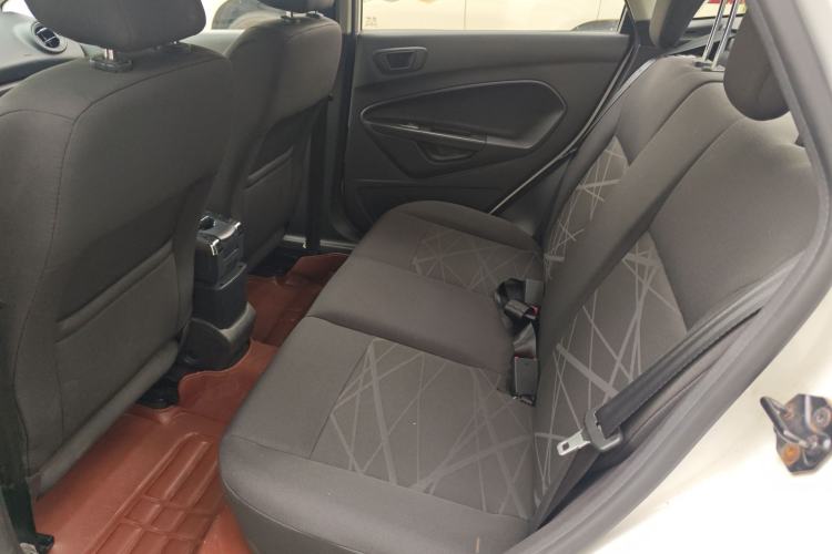 Used Ford Fiesta 2013 Sedan 1.5L Manual Fashion Edition
