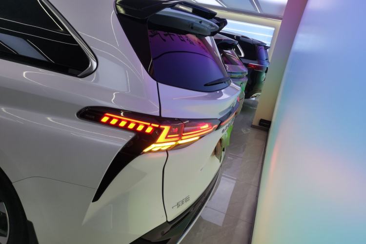 Used Toyota Granvia 2022 2.5L Hybrid Premium Edition
