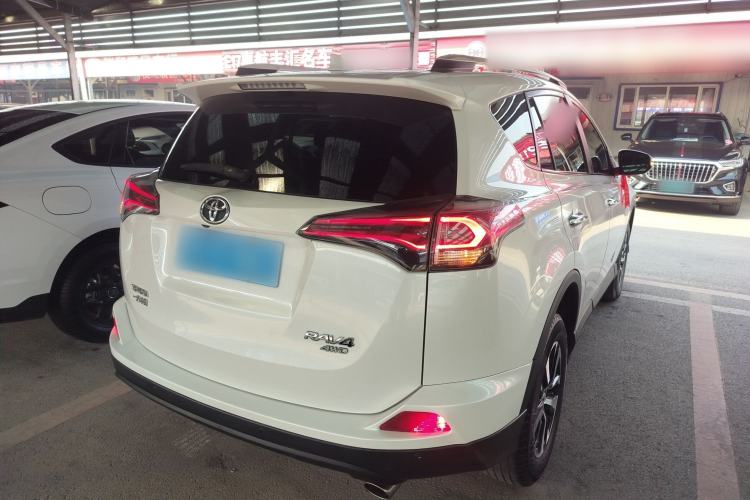 Used Toyota RAV4 2016 2.0L CVT Two-Wheel Drive Comfort Edition China V Standard