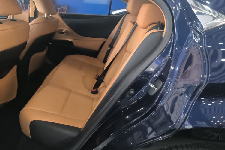 Used Lexus ES 2023 200 Excellence Edition