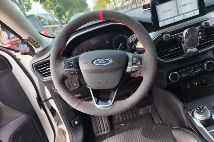 Used Ford Focus 2019 Sedan EcoBoost 180 Automatic Trend Edition