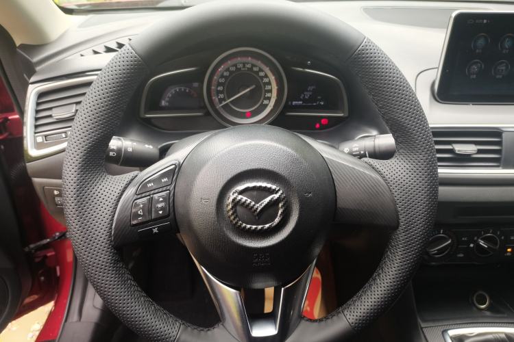 Used Mazda 3 Axela 2014 Sedan 1.5L Manual Comfort Model Steering Wheel