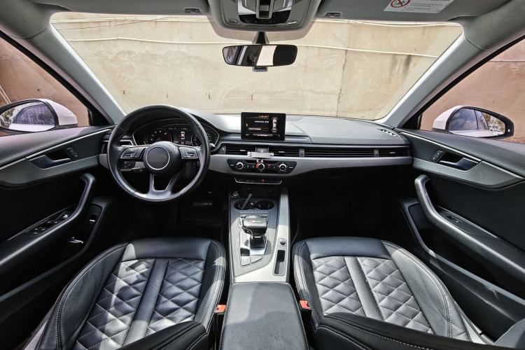 Used Audi A4L 2019 40 TFSI Ambition China VI Interior 7