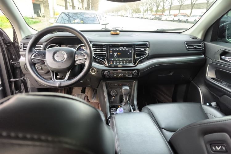 Used Jeep Grand Commander 2018 2.0T Four-Wheel Drive Premium Navigation Version China V
