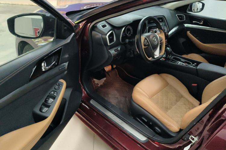 Used Nissan Maxima 2016 2.5L XV Ultimate Edition Driver Seat
