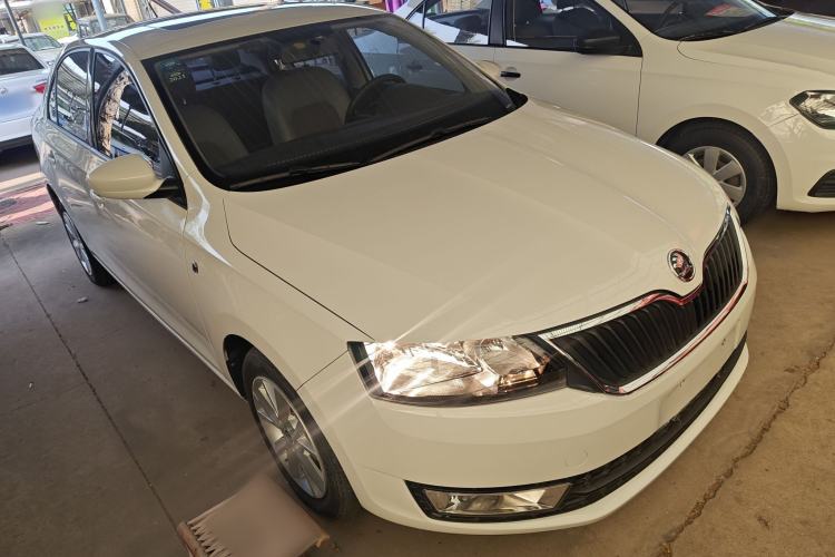 Used Skoda Rapid 2016 1.6L Automatic Chuanxing Edition Front Right 45 Deg