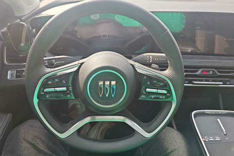 Used Buick LaCrosse 2025 28T Platinum Edition Steering Wheel