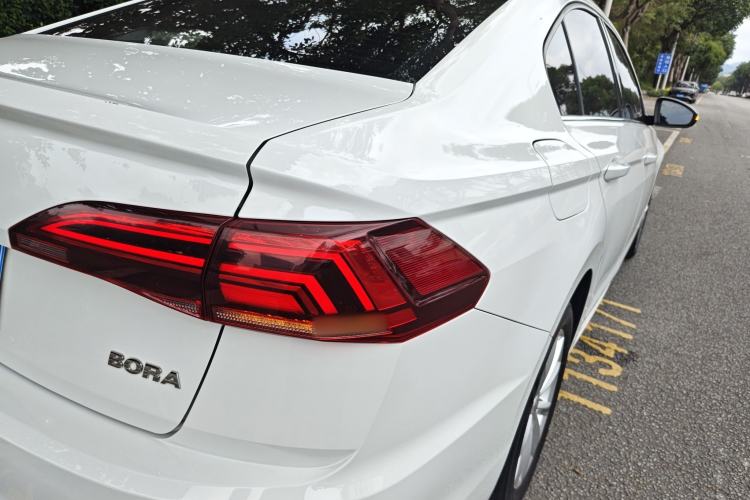 Used Volkswagen Bora 2020 1.5L Automatic Elite Version Right Rear Taillight