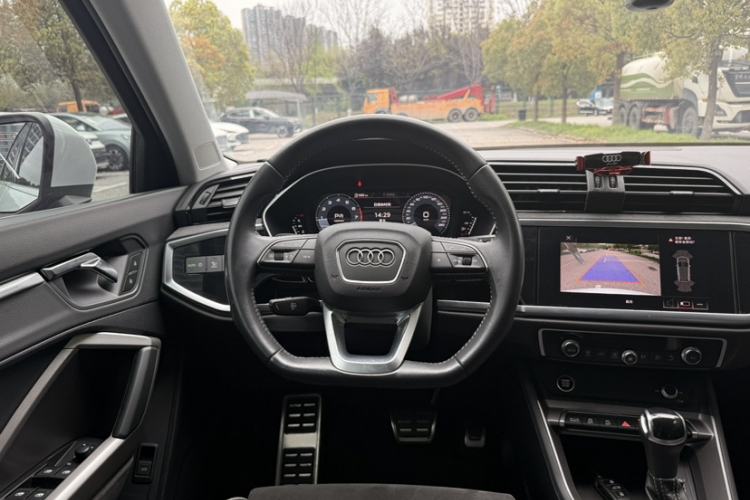 Used Audi Q3 2021 40 TFSI Fashion Dynamic Model