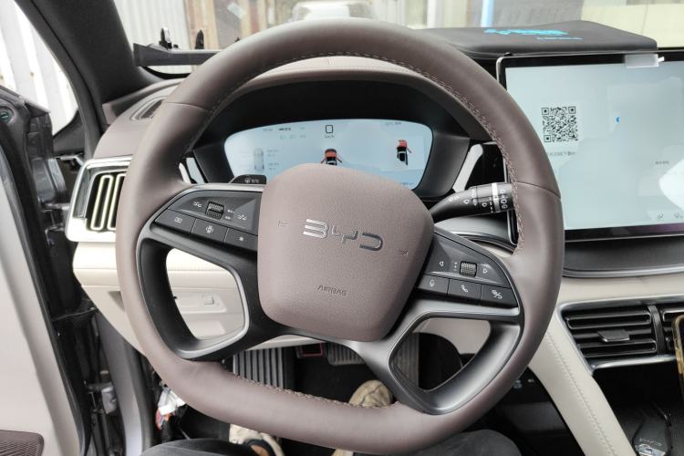 Used BYD Song PLUS New Energy 2025 DM-i Intelligent Driving 160KM Flagship Model Steering Wheel