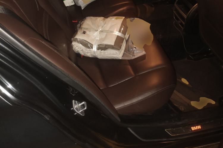 Used BMW 5 Series 2017 525Li Luxury Design Package Left Rear Seat