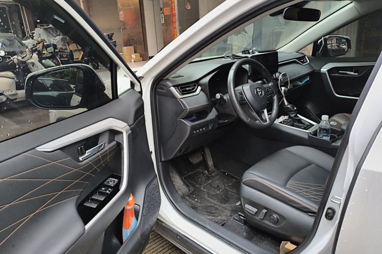 Used Toyota RAV4 2024 Dual-Motor 2.5L E-CVT Two-Wheel Drive Elite Plus Edition Driver Seat