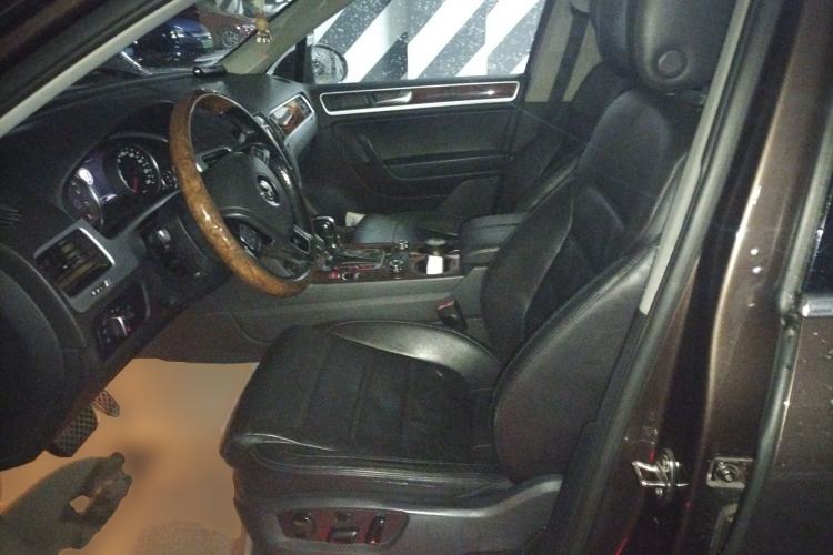 Used Volkswagen Touareg 2011 3.0 TSI High-End Version