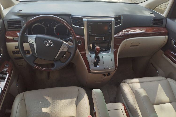 Used Toyota Alphard 2011 3.5L Luxury Edition
