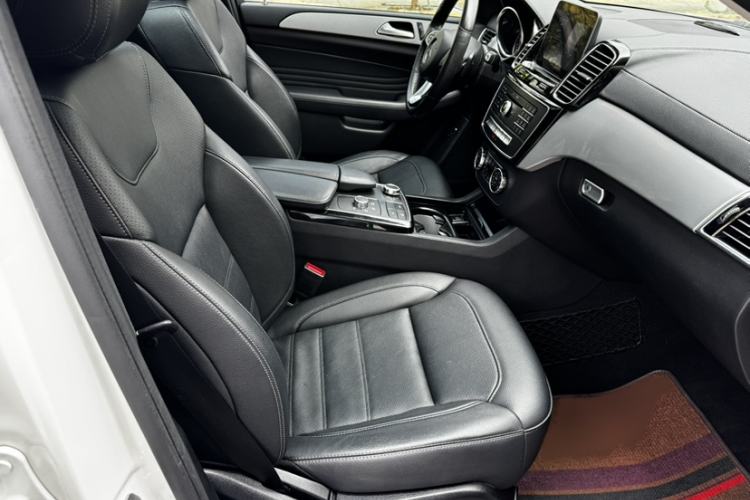 Used Mercedes-Benz GLE Coupe 2018 GLE 400 4MATIC Coupe SUV Interior 10