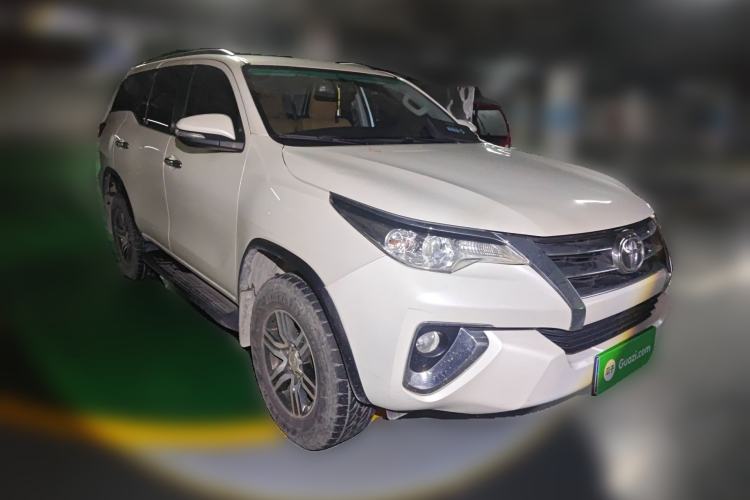 Used Toyota Fortuner 2016 2.7L Middle East Version Front Right 45 Deg