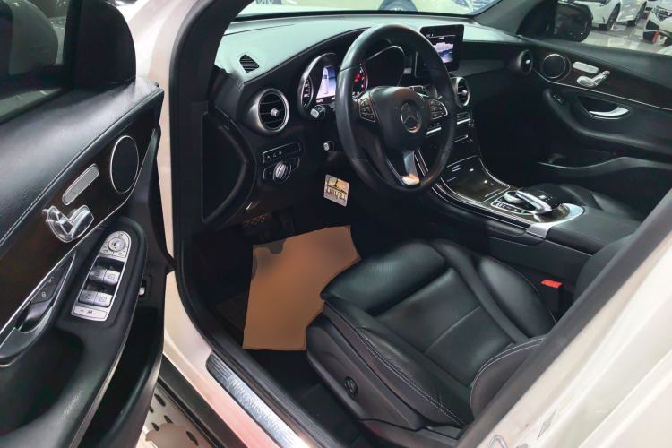 Used Mercedes-Benz GLC 2018 GLC 260 4MATIC Luxury Model
