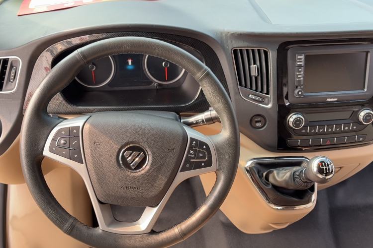 Used Foton Toano 2023 2.0T Compact Luxury Edition Manual Transmission Long Wheelbase Mid-Height Roof Rear Single Tire 9-Seater
