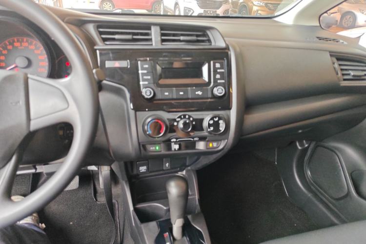 Used Honda Fit 2018 1.5L CVT Comfort Version Center Console