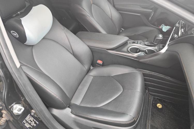 Used Toyota Camry 2021 2.5G Luxury Edition Right Front Seat