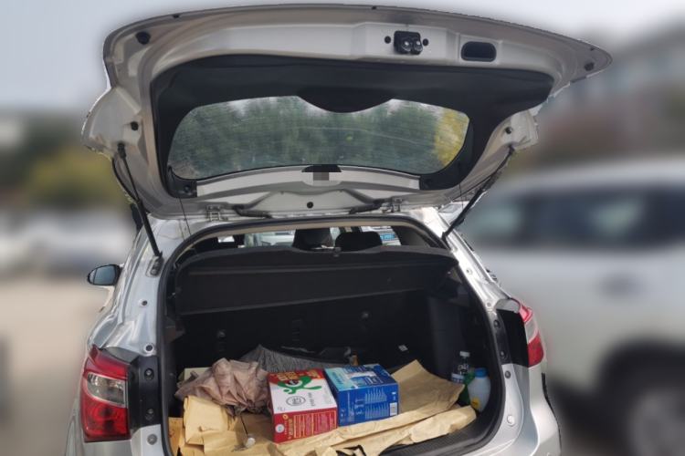 Used Suzuki S-Cross 2015 1.6L CVT Two-Wheel Drive Entry-Level Trim
