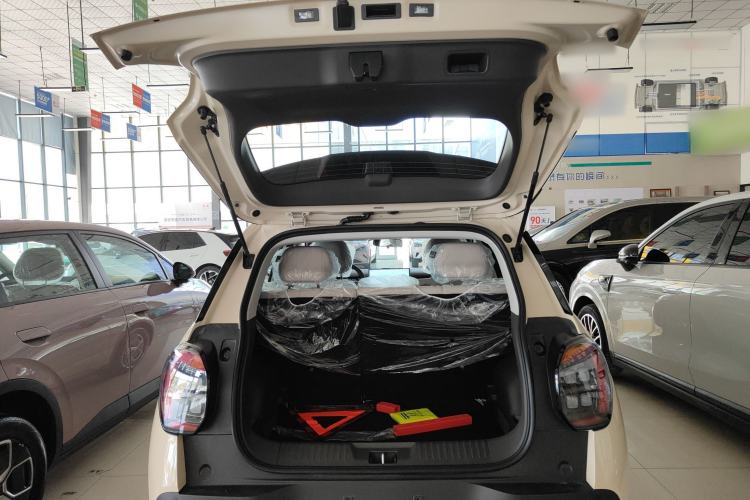 Used AION UT 2025 330 Starlight Edition Trunk