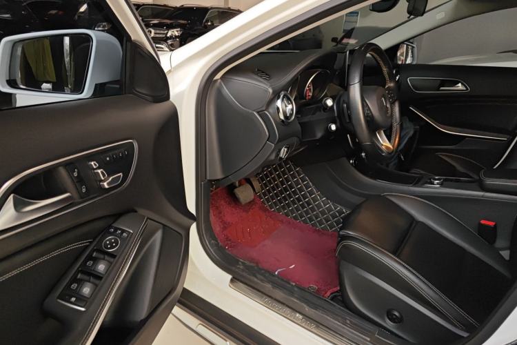 Used Mercedes-Benz GLA 2018 GLA 200 Fashion Model Driver Seat