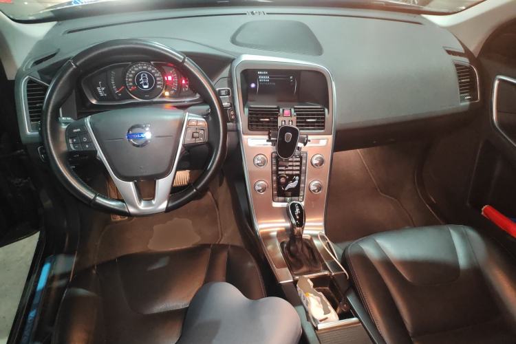 Used Volvo XC60 2017 T5 AWD Smart Upgrade Model