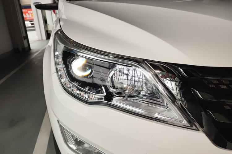 Used Baojun 560 2015 1.8L Manual Elite Edition Right Front Headlight
