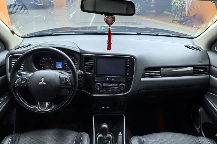 Used Mitsubishi Outlander 2017 2.0L Two-Wheel Drive Glory Edition 5 Seats