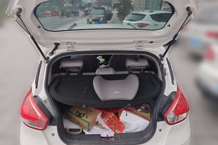 Used Baojun 310 2017 1.5L Automatic Fashion Model Trunk