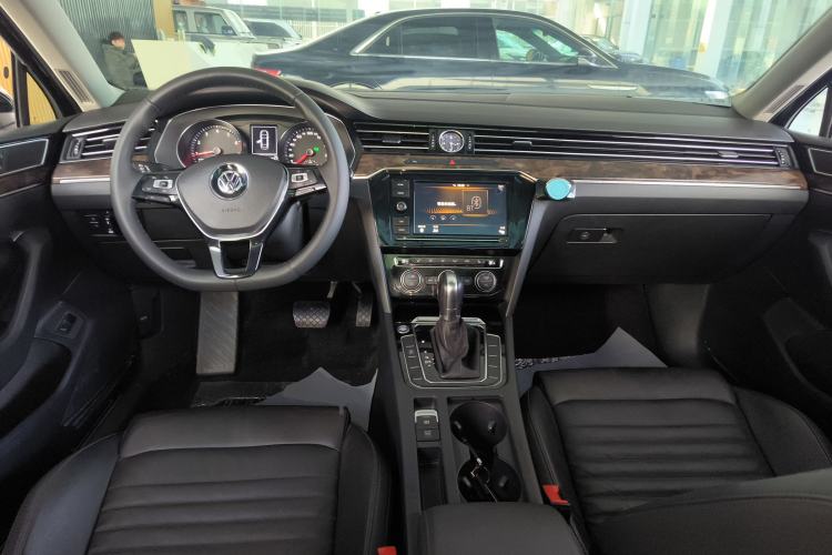 Used Volkswagen Magotan 2019 330TSI DSG Luxury Version China VI Standard