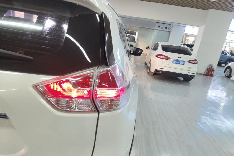 Used Nissan X-Trail 2014 2.0L CVT Comfort Edition 2WD Right Rear Taillight