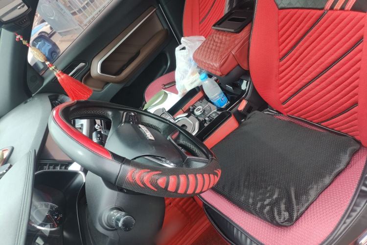 Used Haval H6 2017 Red Label 2.0T Automatic Two-Wheel Drive ZhiShang Model
