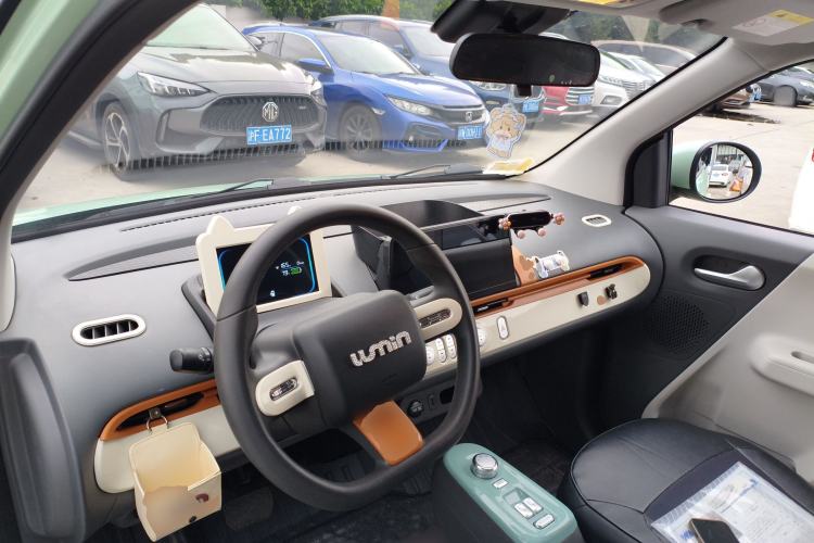 Used CHANGAN NEVO Lumin 2022 210km Sweet Edition Center Console