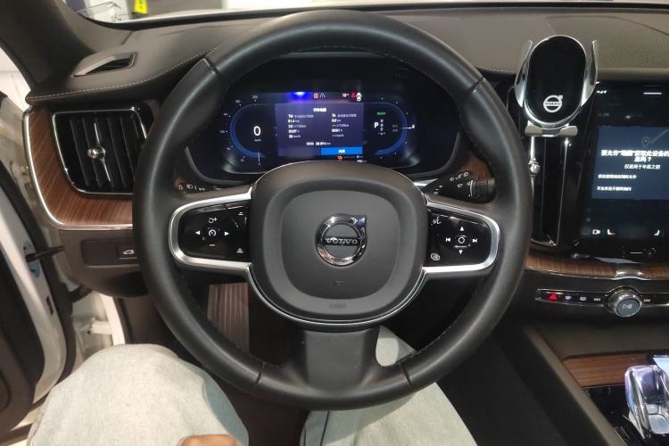 Used Volvo XC60 New Energy 2024 T8 Plug-in Hybrid Long-Range All-Wheel Drive Smart Luxury Edition