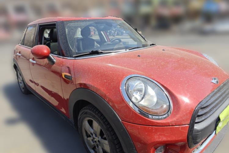 Used MINI 2015 1.2T ONE Five-Door Edition Front Right 45 Deg